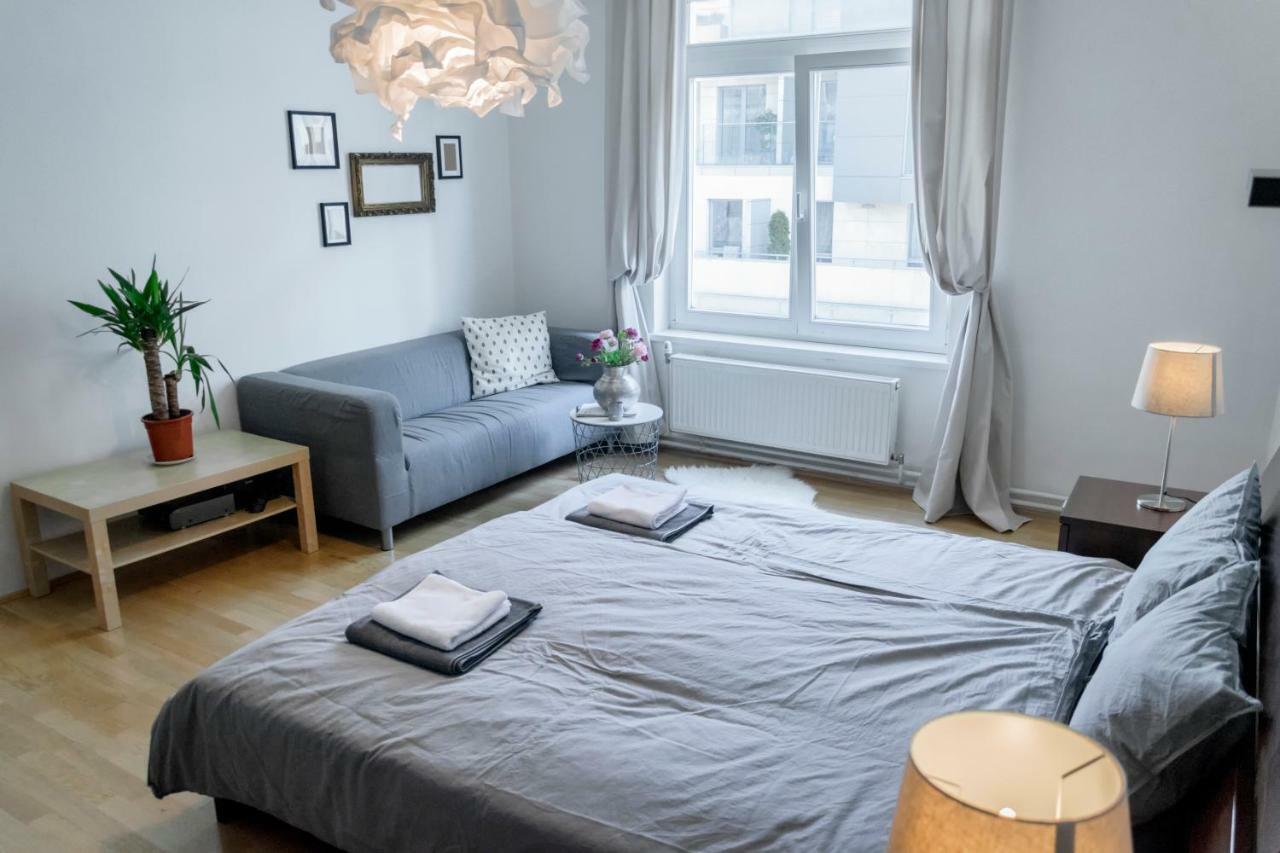 Pollock Apartment In Old Town Bratislava Exterior photo