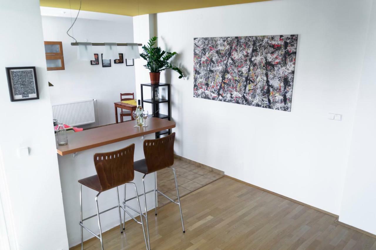 Pollock Apartment In Old Town Bratislava Exterior photo