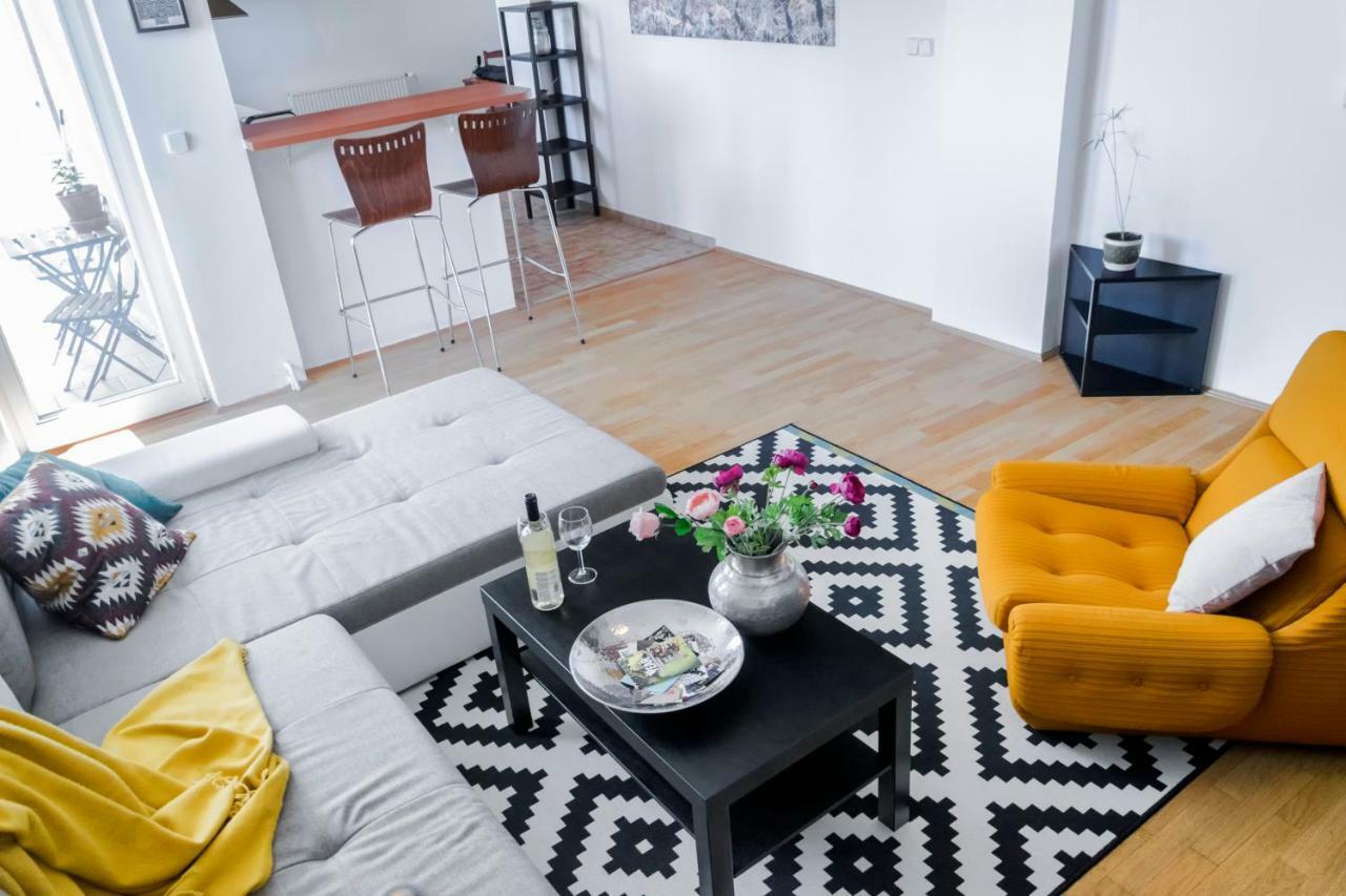 Pollock Apartment In Old Town Bratislava Exterior photo