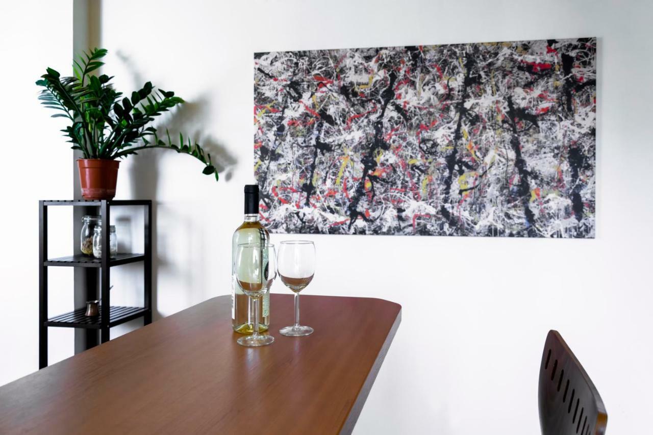 Pollock Apartment In Old Town Bratislava Exterior photo